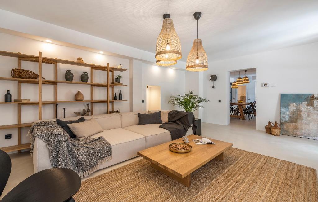 Stunning 3 Bedroom Villa with pool photo 3