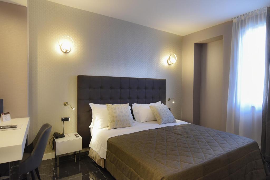 Magri's Hotel photo 3