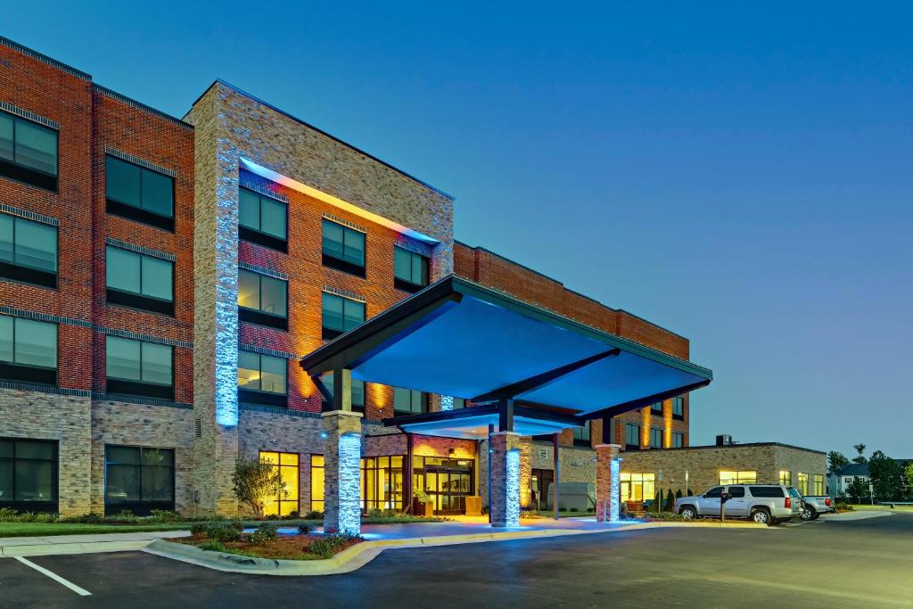 Holiday Inn Express And Suites Winston Salem Sw Clemmons, an IHG Hotel image