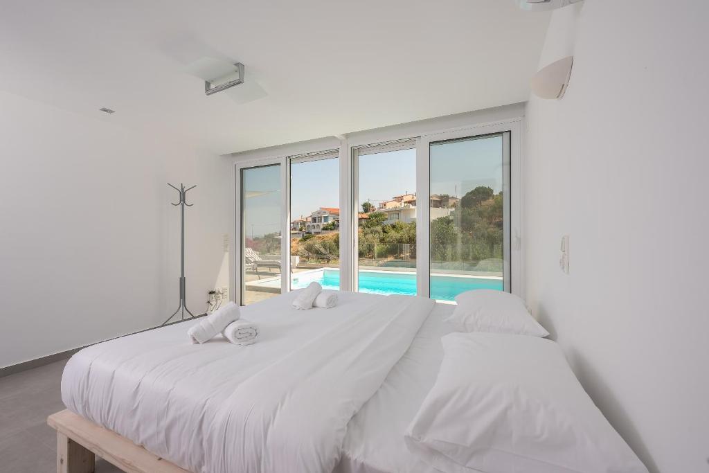 Villa Luna Private Heated Hydro Pool BBQ Beach 4min photo 4