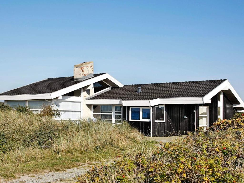 Three-Bedroom Holiday home in Hjørring 1