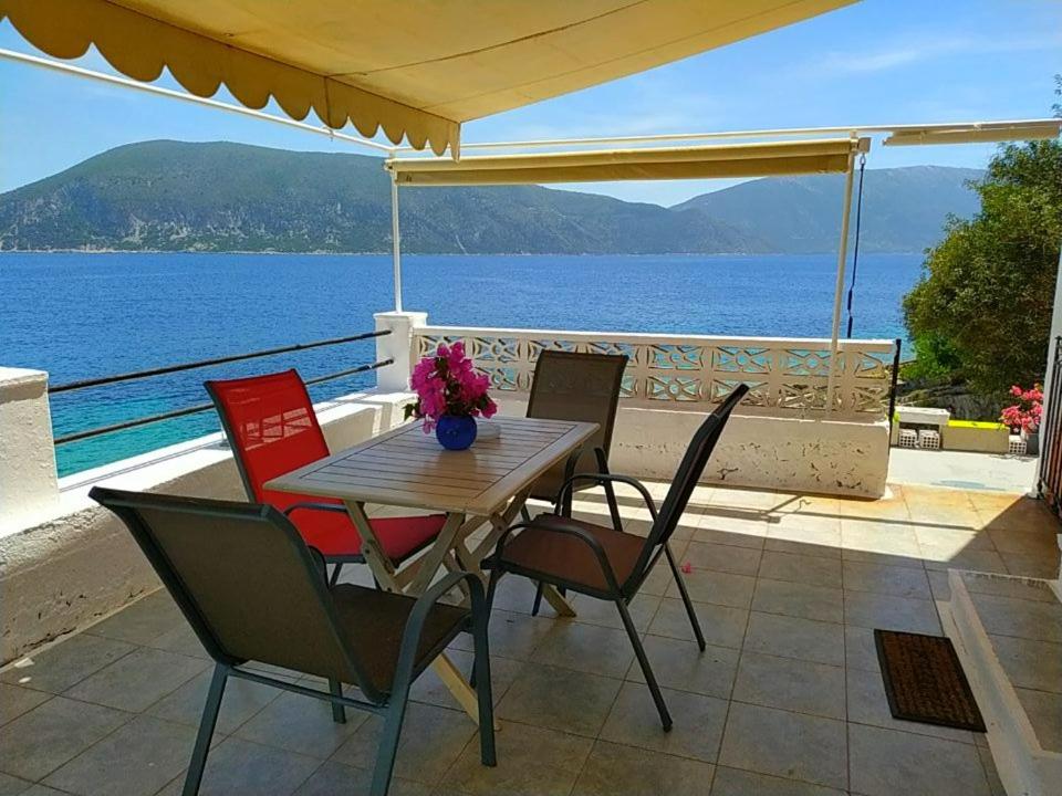 Efi's Cottage by the sea photo 1