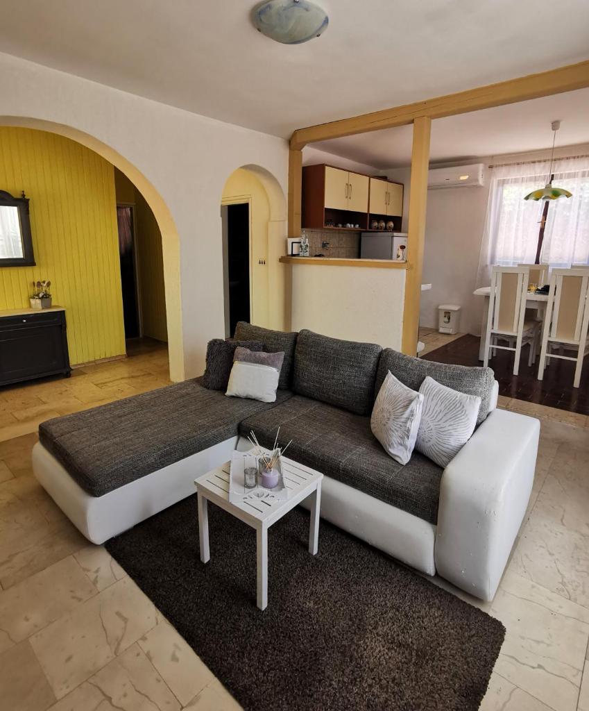 Apartments Lošotovi Vrboska photo 2