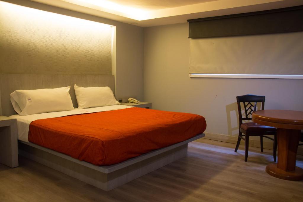 Двухместный (Двухместный номер Делюкс с 1 кроватью и ванной), Hotel El Senador