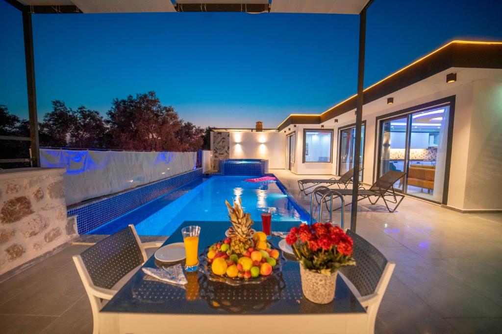Tarhan 2 - 1 Bedroom with 2 jacuzzi in Kalkan photo 4
