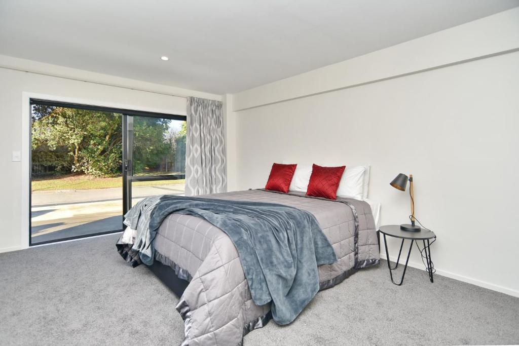 Lavandula 4 - Christchurch Holiday Homes photo 4