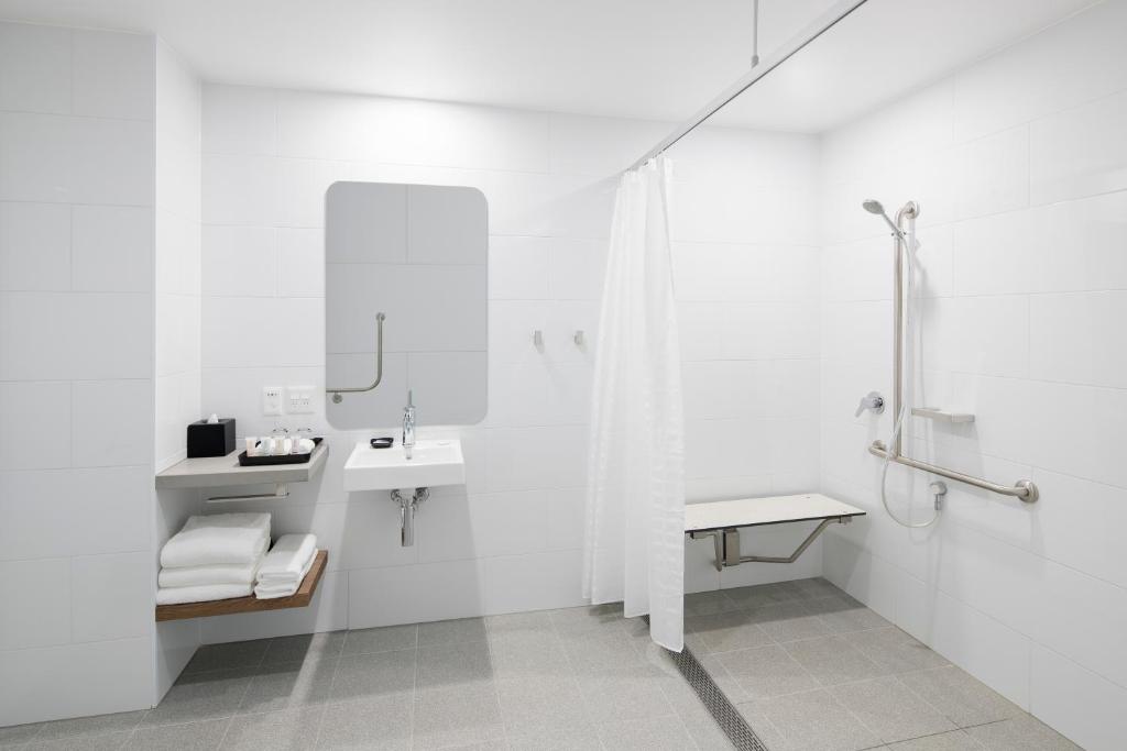 Holiday Inn Sydney St Marys, an IHG Hotel photo 4