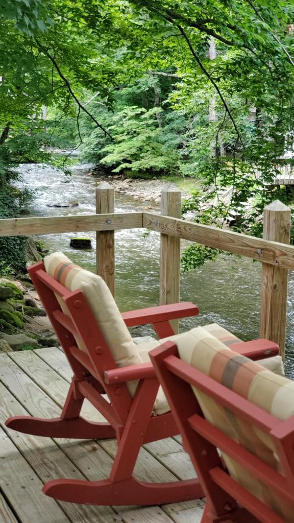 Cozy Creek Cottages image