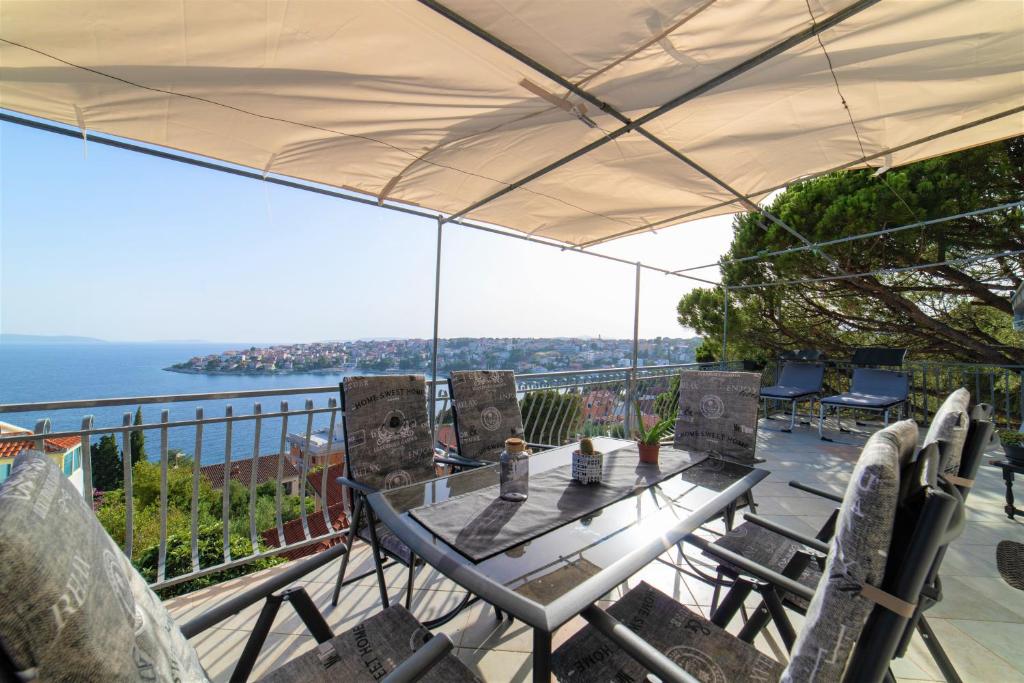 VILLA Mira photo 2