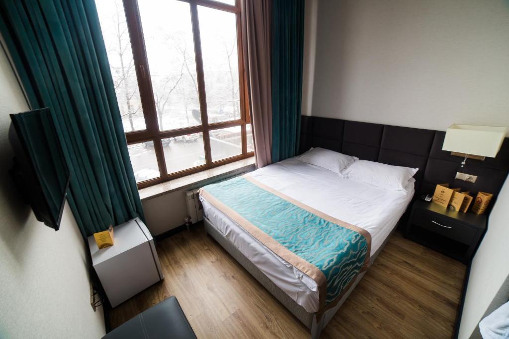 Golden Hotel photo 3
