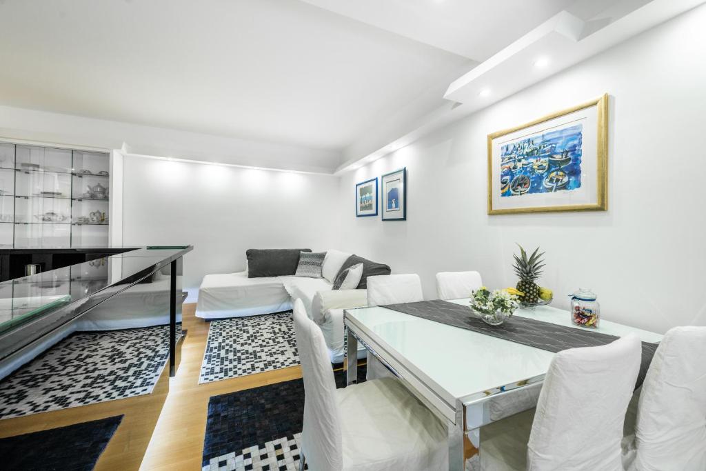 Luxury Apartment Set photo 1