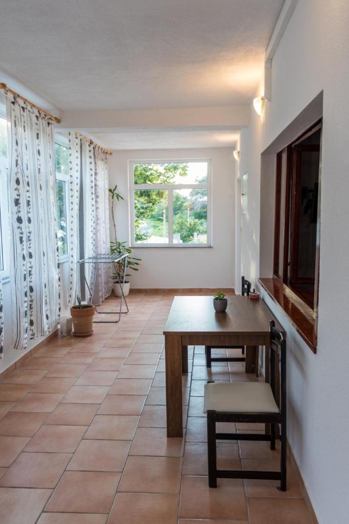 Apartment in Mundanije with balcony, air conditioning, WiFi, washing machine (4912-3) photo 2