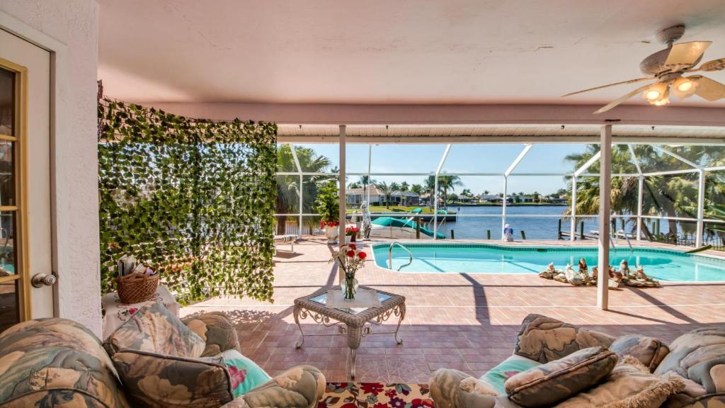 Lakeside at Cat Cay - Cape Coral - Roelens Vacations image