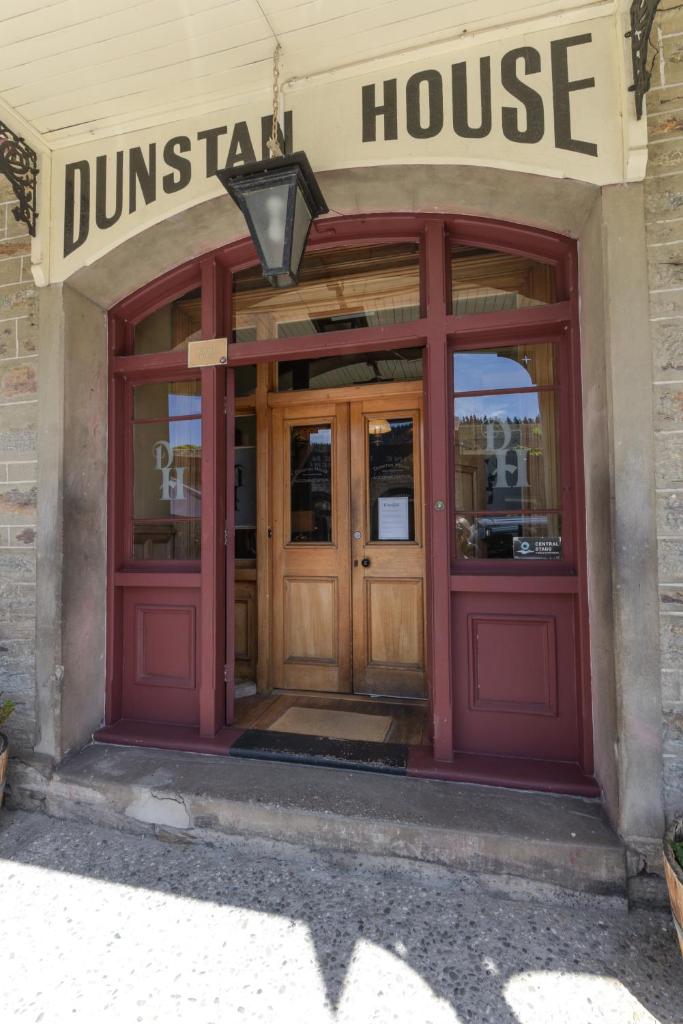 Dunstan House photo 1