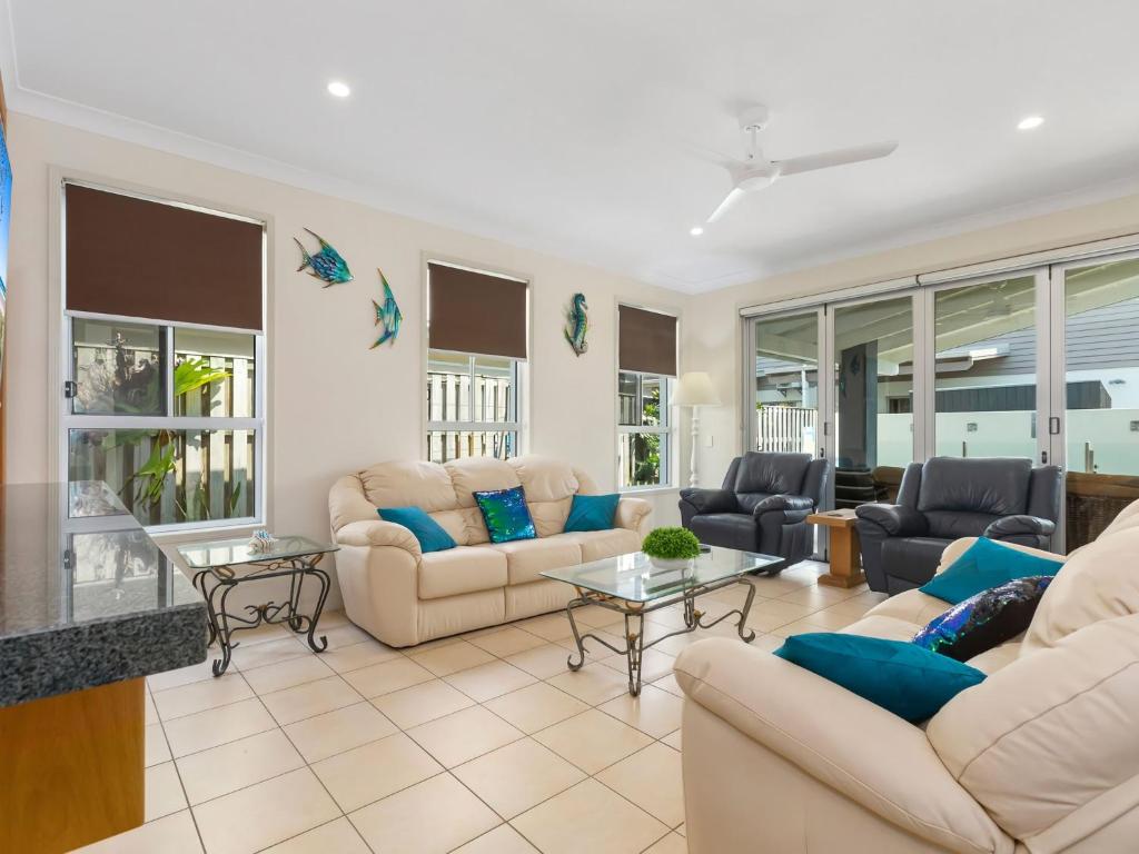 Casuarina Dreaming Townhouse with Pool - Tap to explore photos