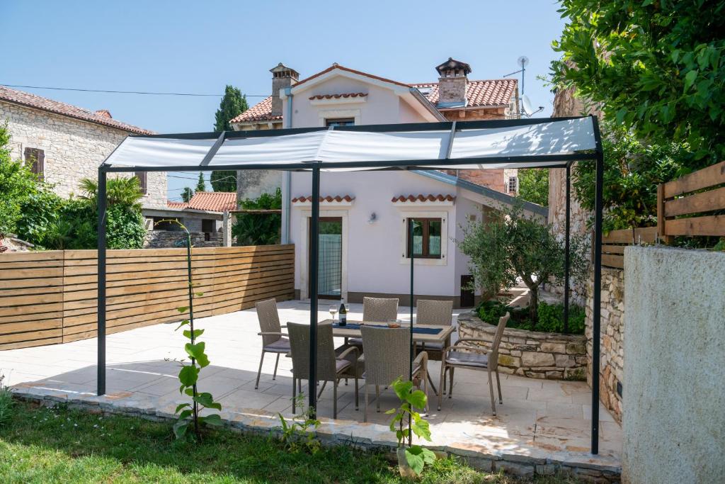 Holiday House Brnistra photo 2