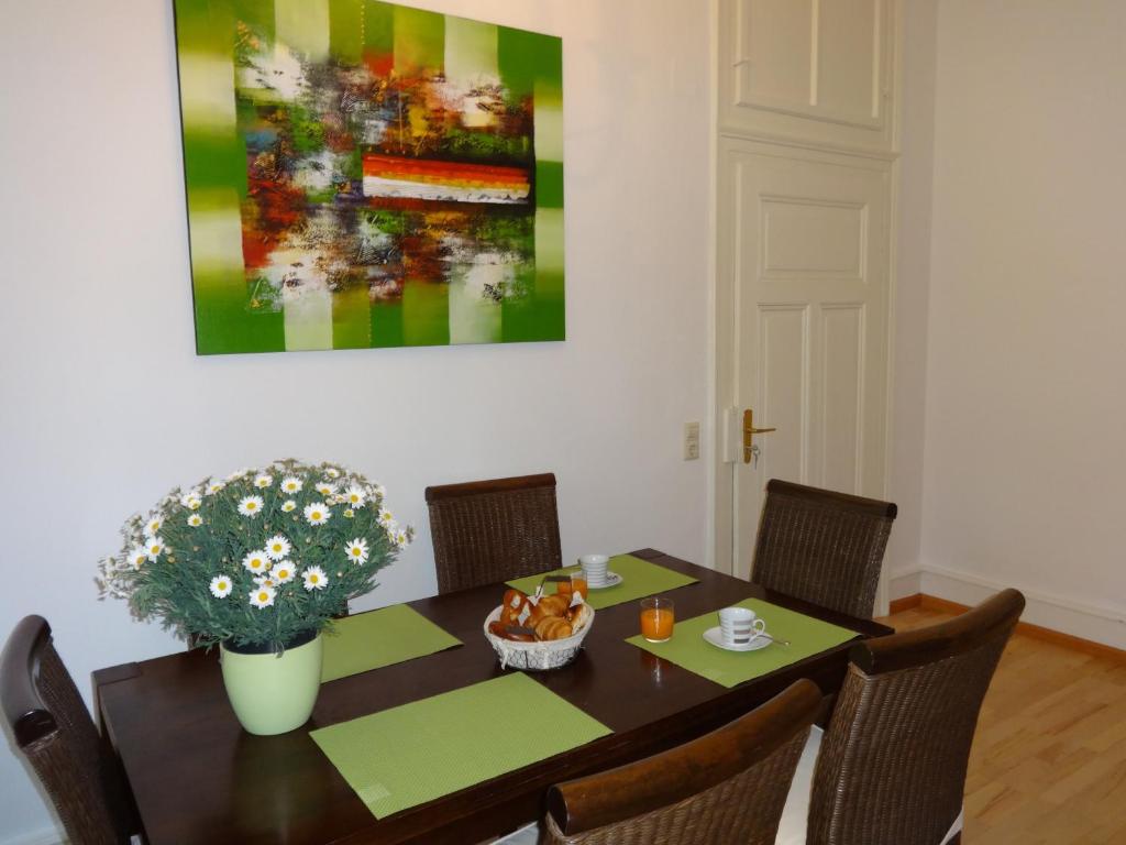 Du Russel Suite photo 3