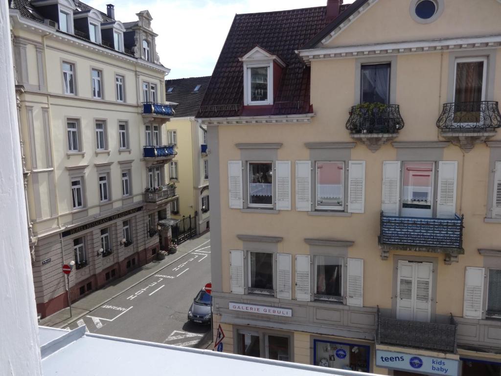 Du Russel Suite photo 2