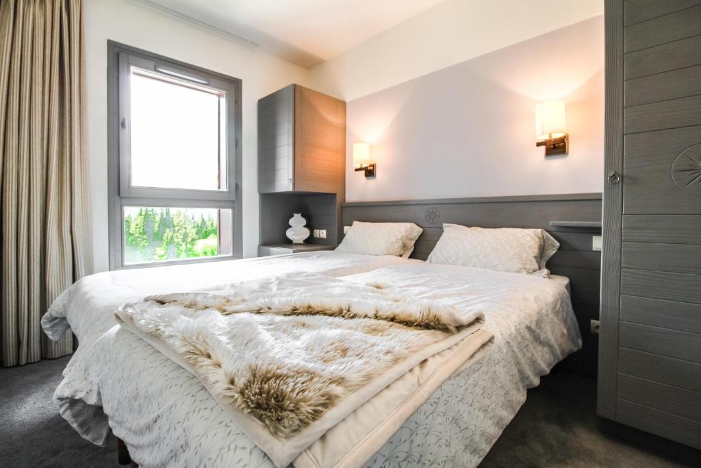 South-facing newly renovated 2-bed apartment Les Terrasses d'Eos photo 1