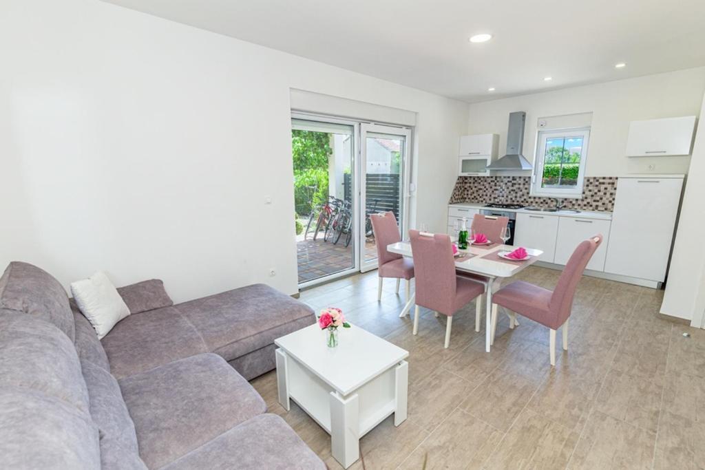 Holiday house Anetta with 5 bedrooms photo 4