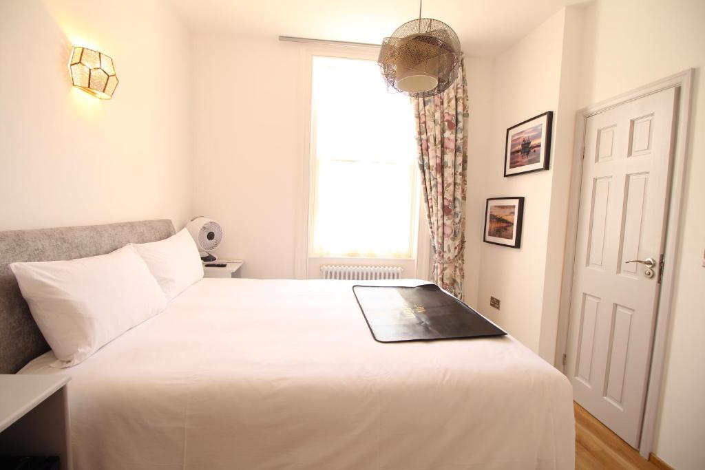 Number 8 Room Type - Deluxe King Room