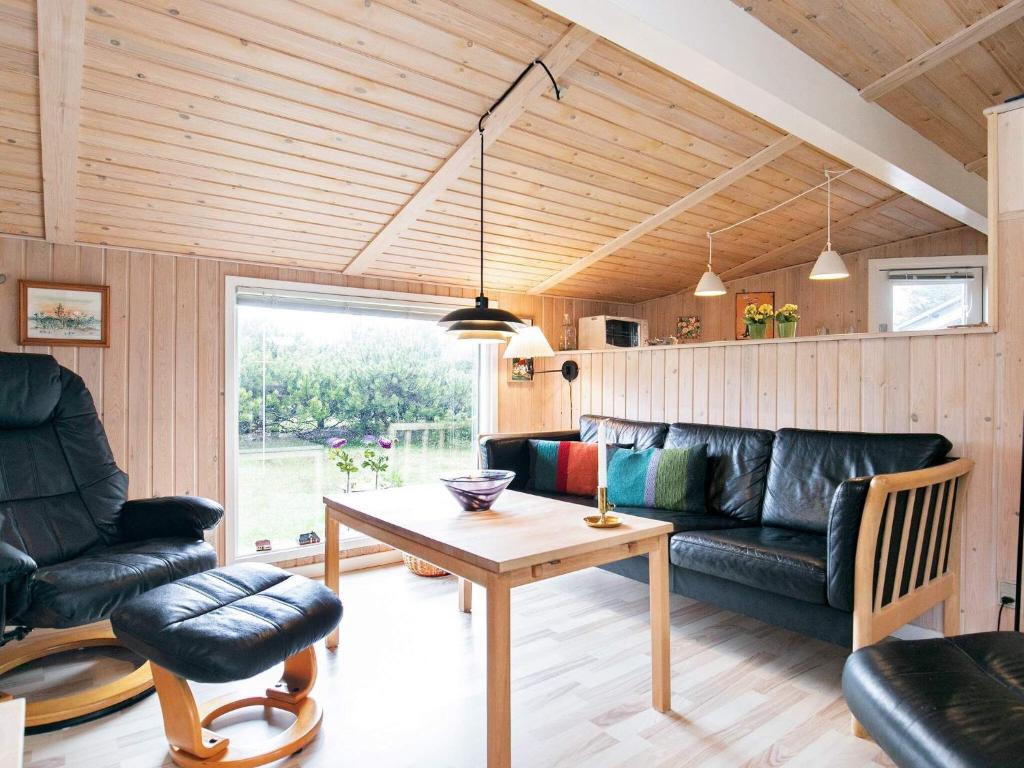 Three-Bedroom Holiday home in Sæby 4 photo 3