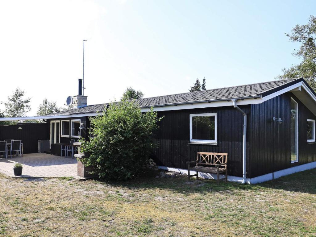 Three-Bedroom Holiday home in Sæby 4 photo 2