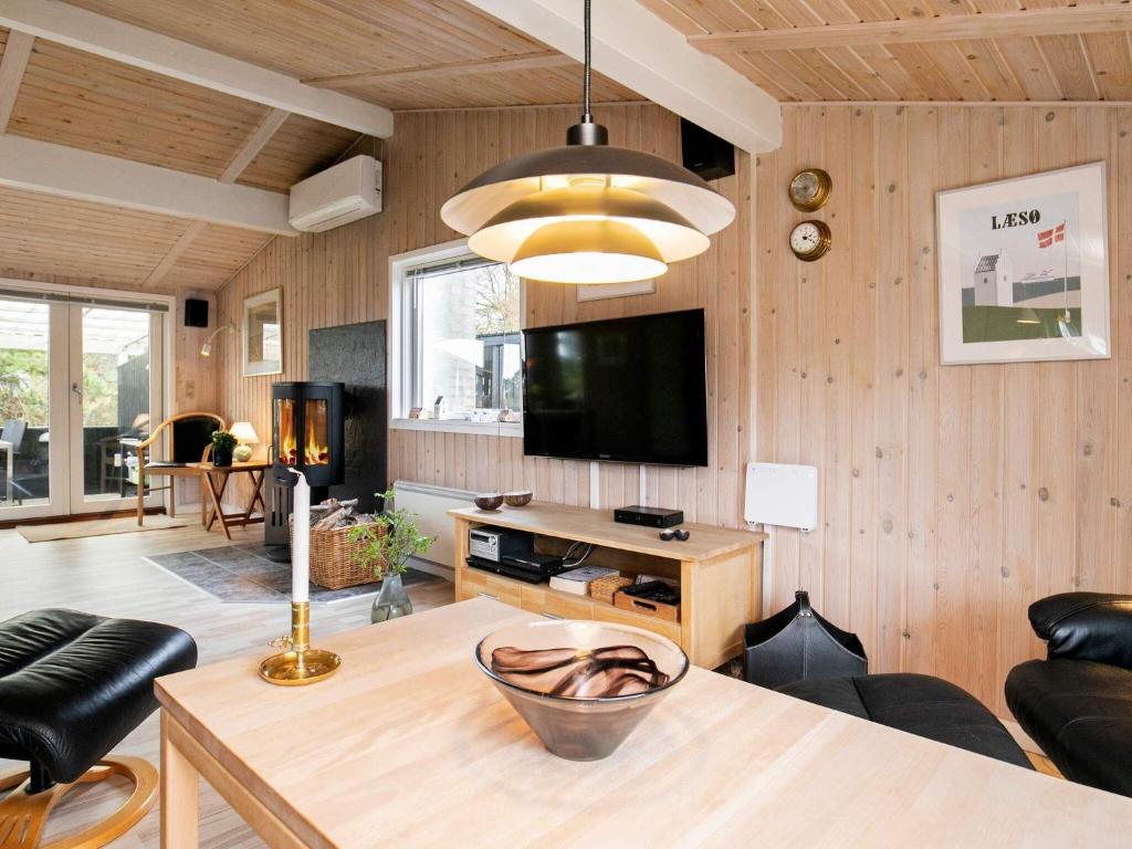 Three-Bedroom Holiday home in Sæby 4 photo 4