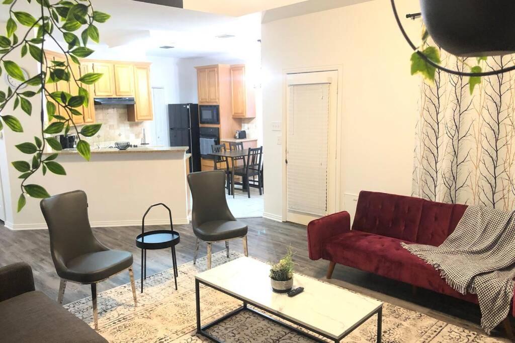 Remodeled luxury with Proximity photo 2