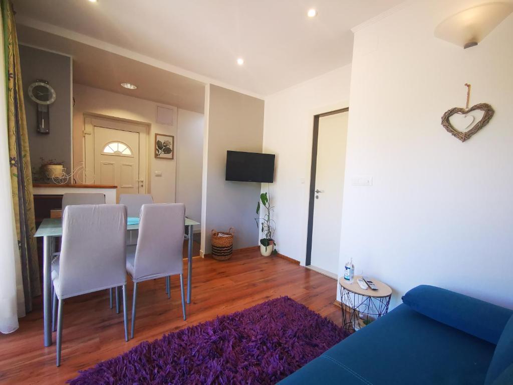 Airport Garden Apartments photo 4