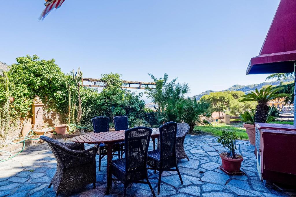 Villa Tamagna - Swimming Pool, Barbeque, Garden photo 2