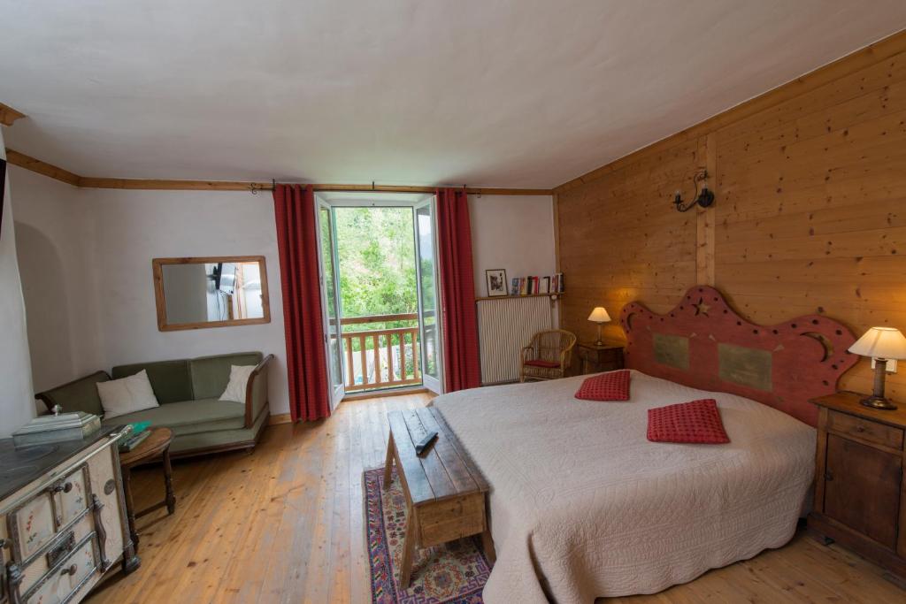 Au Cheval Blanc - appartements et chambres d'hôtes photo 1