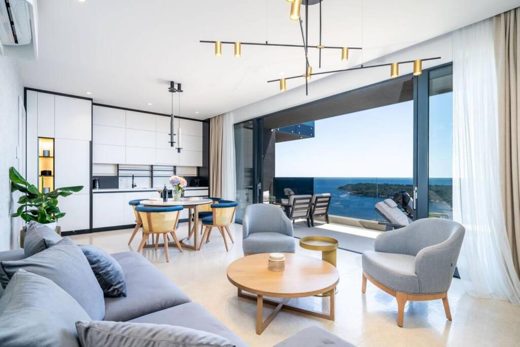 New&Luxury 5* with an Amazing View - Pure Apartment