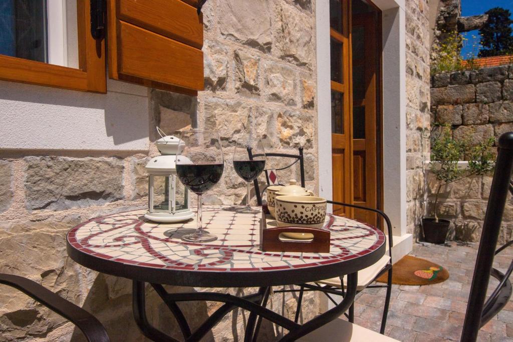House Tia photo 1
