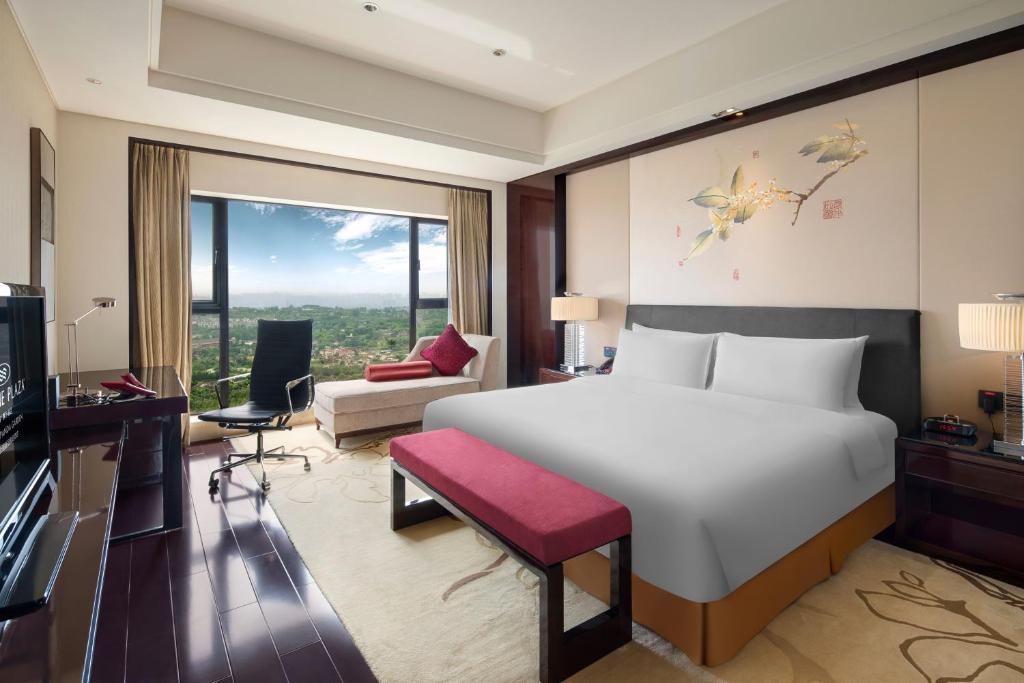 Сьюит (Club Suite Nonsmoking), Crowne Plaza Chengdu Panda Garden