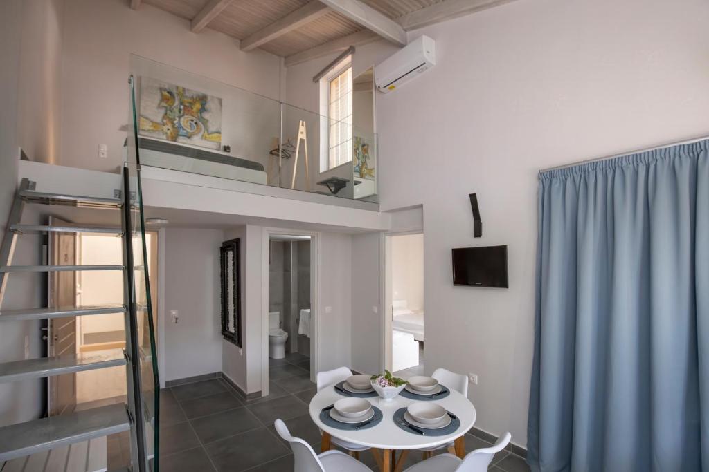El Greco Studios, Crete