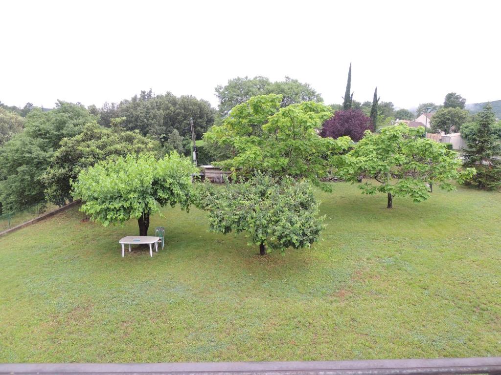 LES CHÂTAIGNIERS APPARTEMENT MEUBLE photo 4