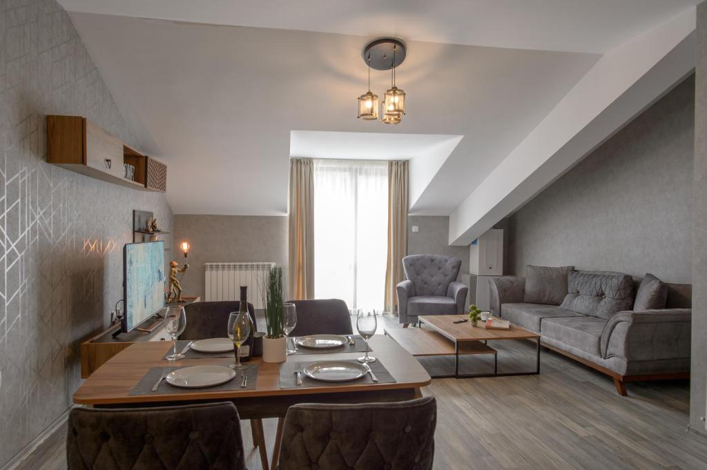 Luxury 2-bedroom apartment by Studenets Center photo 1