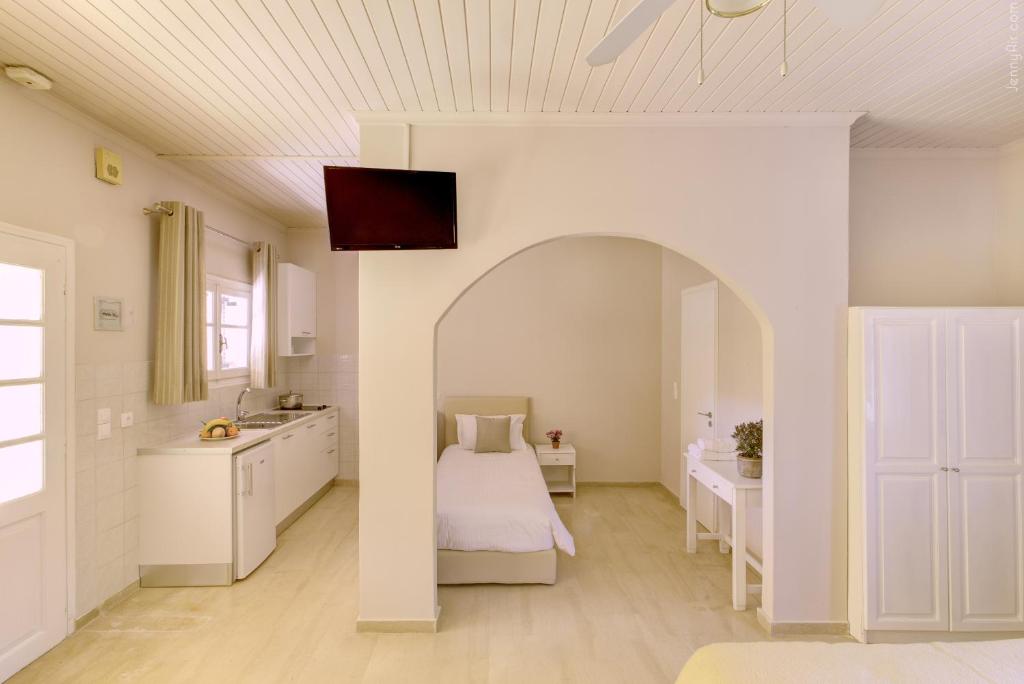 Paradise Village photo 3