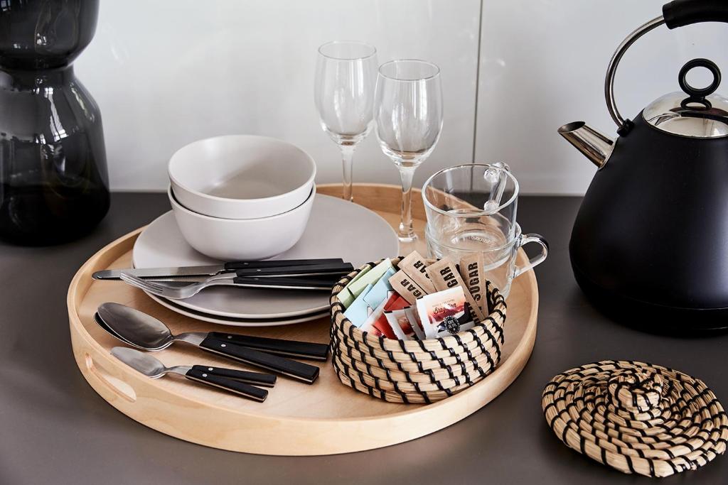 Richmond Studio Apt | Close to MCG & Woolworths Room Type - Queen Studio