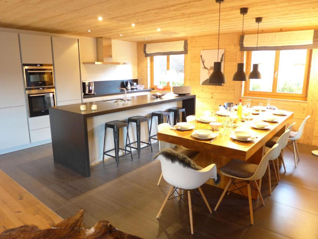 Chalet Chalet Astoria by Interhome photo 2