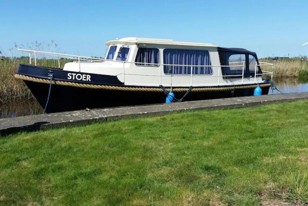 Boat Stoer kamperen op het water - niet om mee te varen - lees hostprofiel-read host profile
