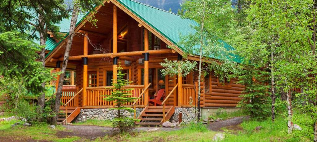 Cathedral Mountain Lodge photo 1