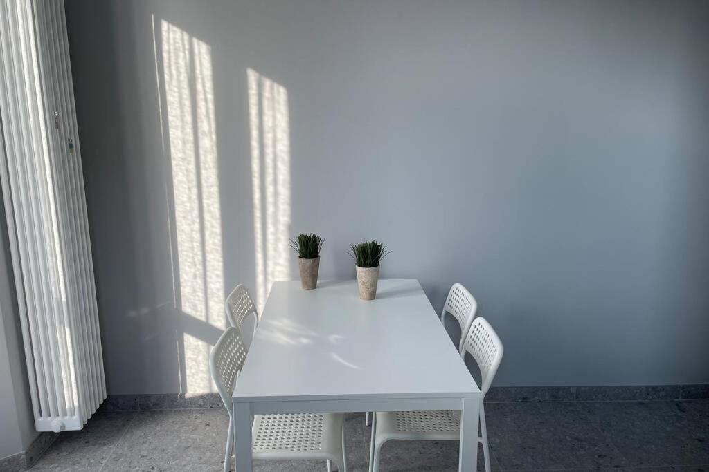 Central River Apartment photo 1