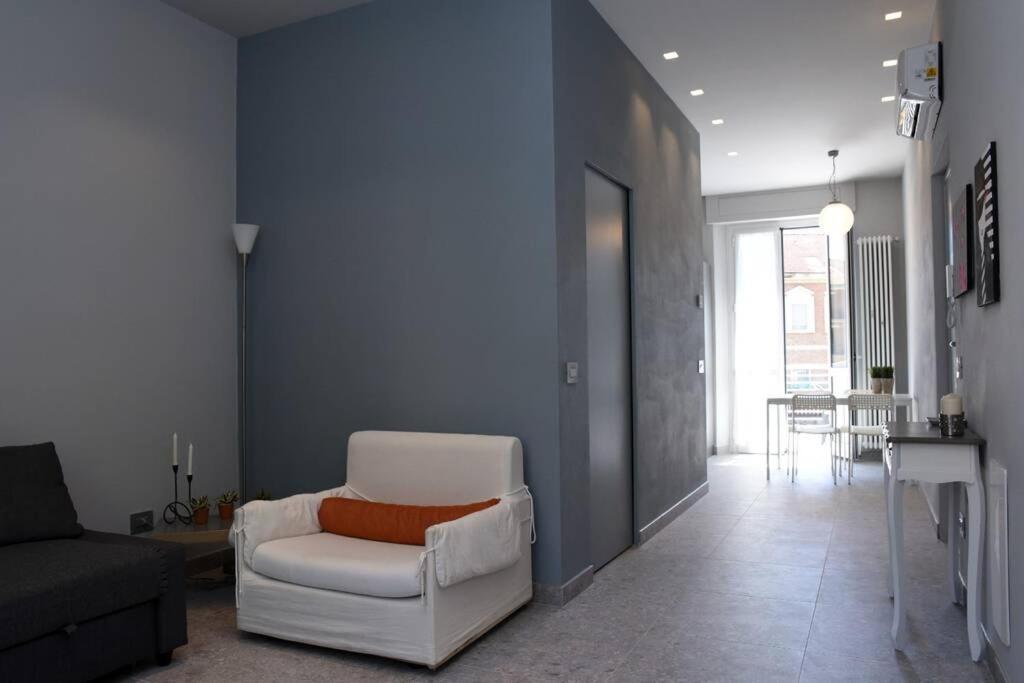 Central River Apartment photo 3