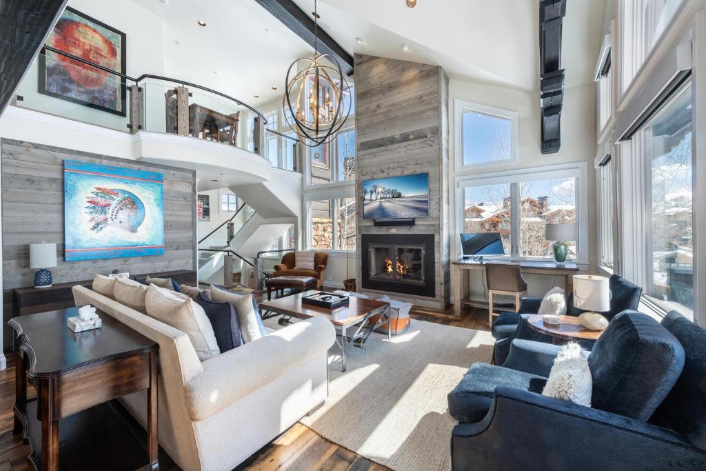 Ironwood Empire Pass Luxury Ski In Ski Out Deer Valley Five Bedroom Home Private Hot Tub image