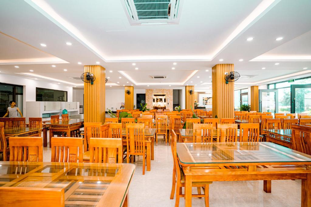 QUANG VINH HOTEL
