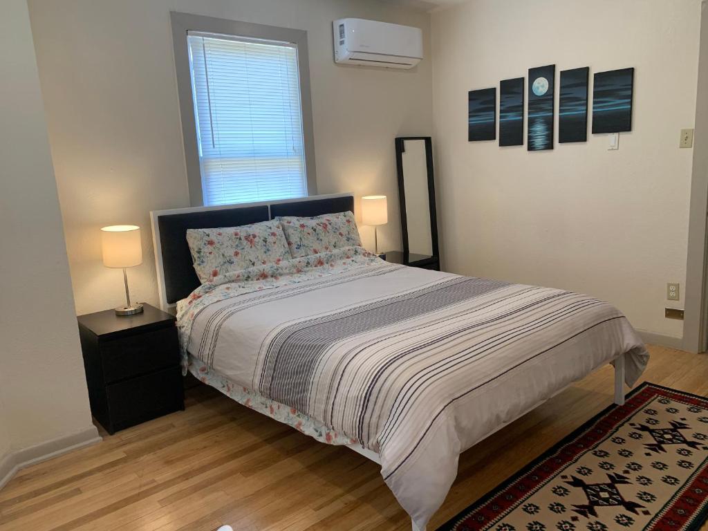 125-#4 Downtown cozy upstairs one bedroom apt image