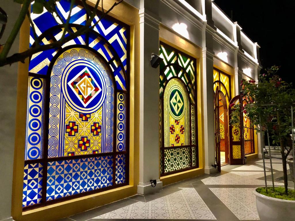 Cat Cat Galerie d’Art