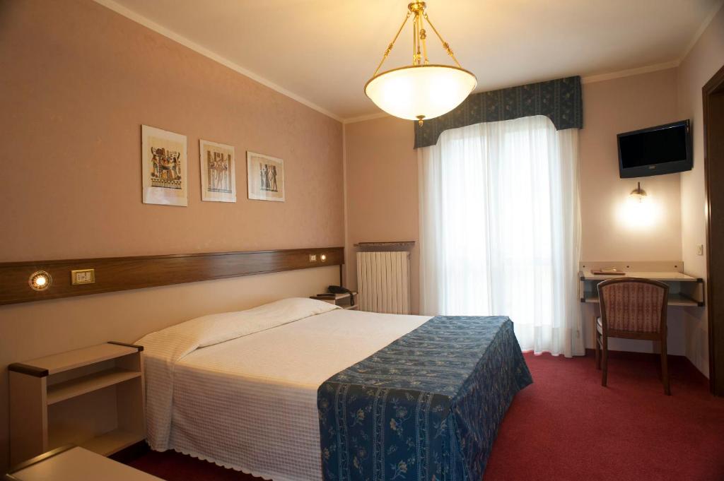 Bes Hotel Papa San Pellegrino Terme photo 4
